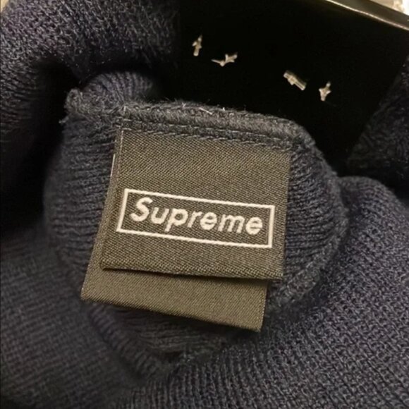 Authentic Supreme 2 in 1 navy New Era beanie - Picture 4 of 7